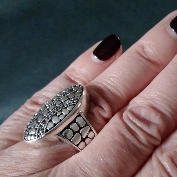 Sterling Silver 9.25 ring   PRICE DROPPED - Picture 3 of 8